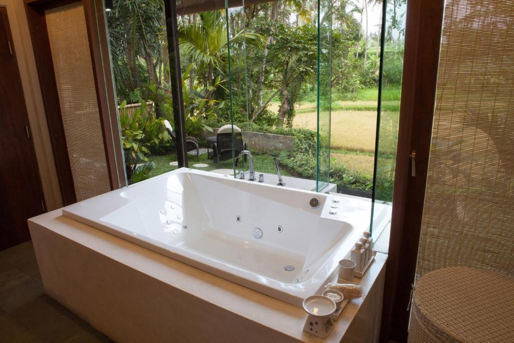 Swarapadi Villa Ubud  Luaran gambar